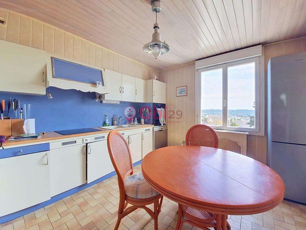 Maison à LE RELECQ-KERHUON