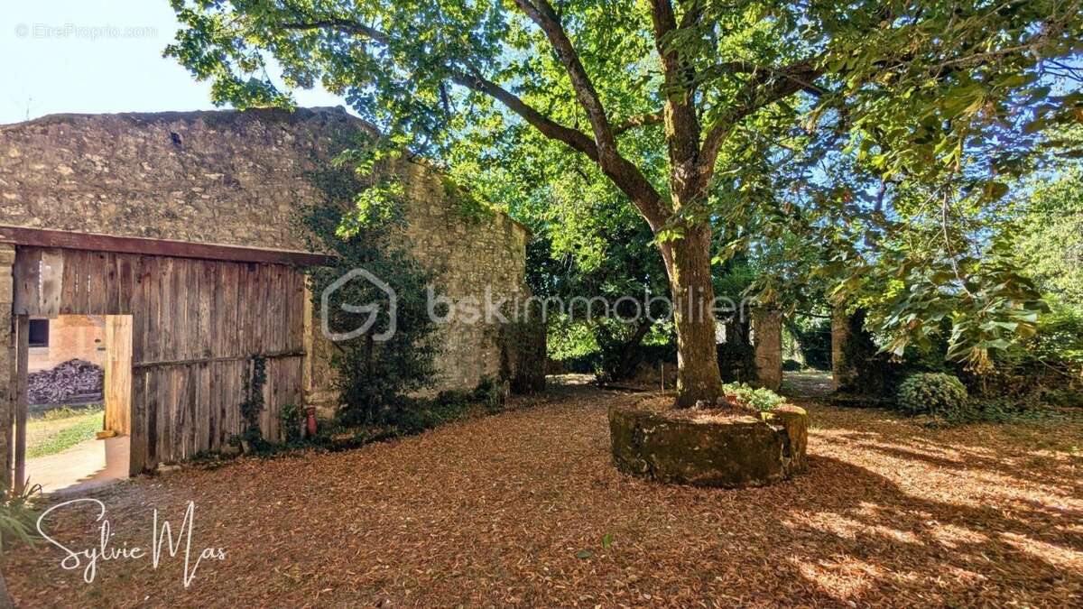 Propriété de caractère sur 6 hectares avec dépendances - photo 7
