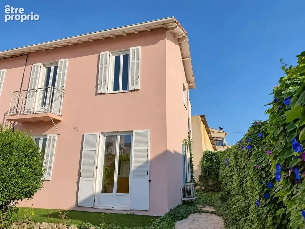 Maison mitoyenne à Antibes - photo 1