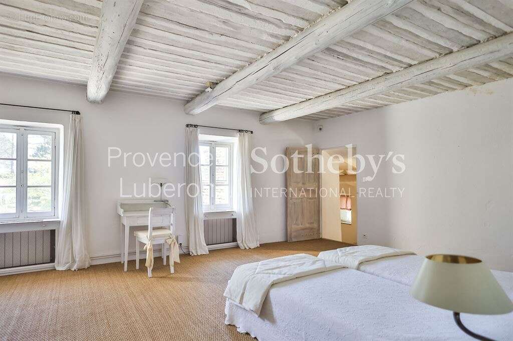 Maison à GORDES