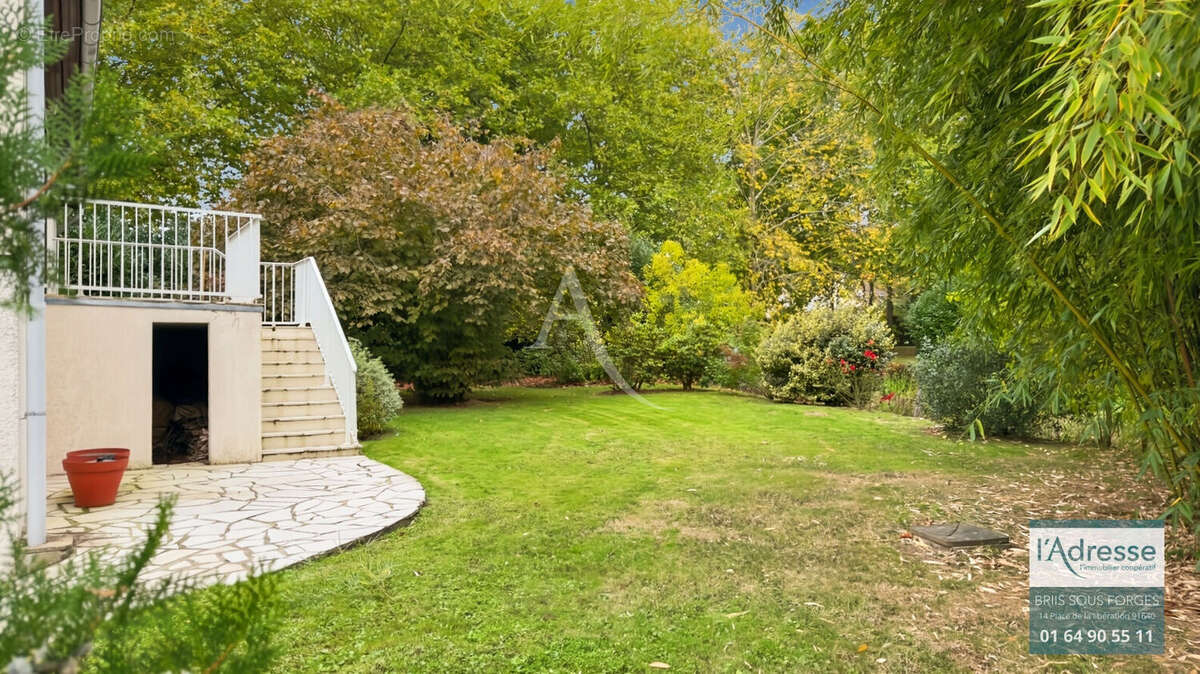 Maison à FONTENAY-LES-BRIIS