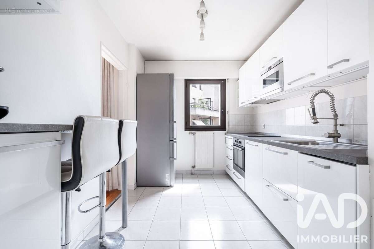 Photo 3 - Appartement à SURESNES