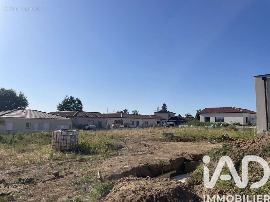 Photo 2 - Terrain à FEURS