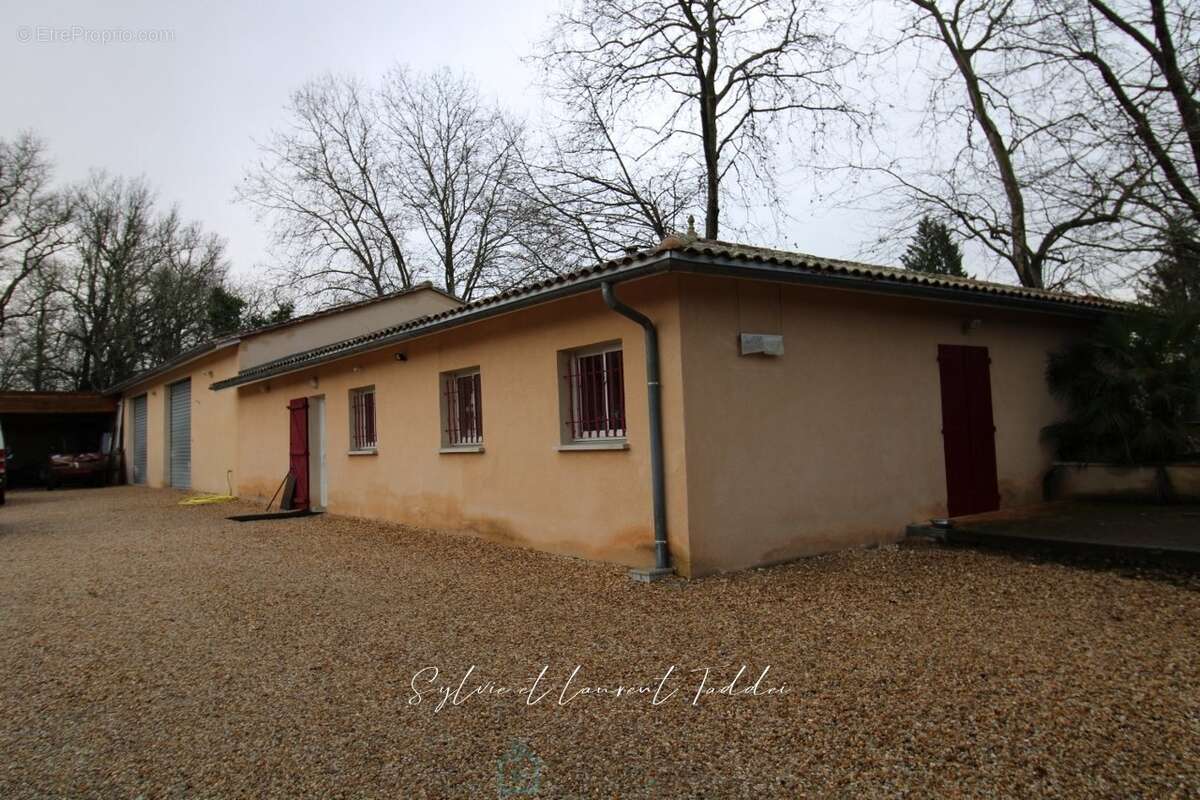 Maison de maitre renovee et outil professionnel cle en main sur plus de 10 hectares - photo 14