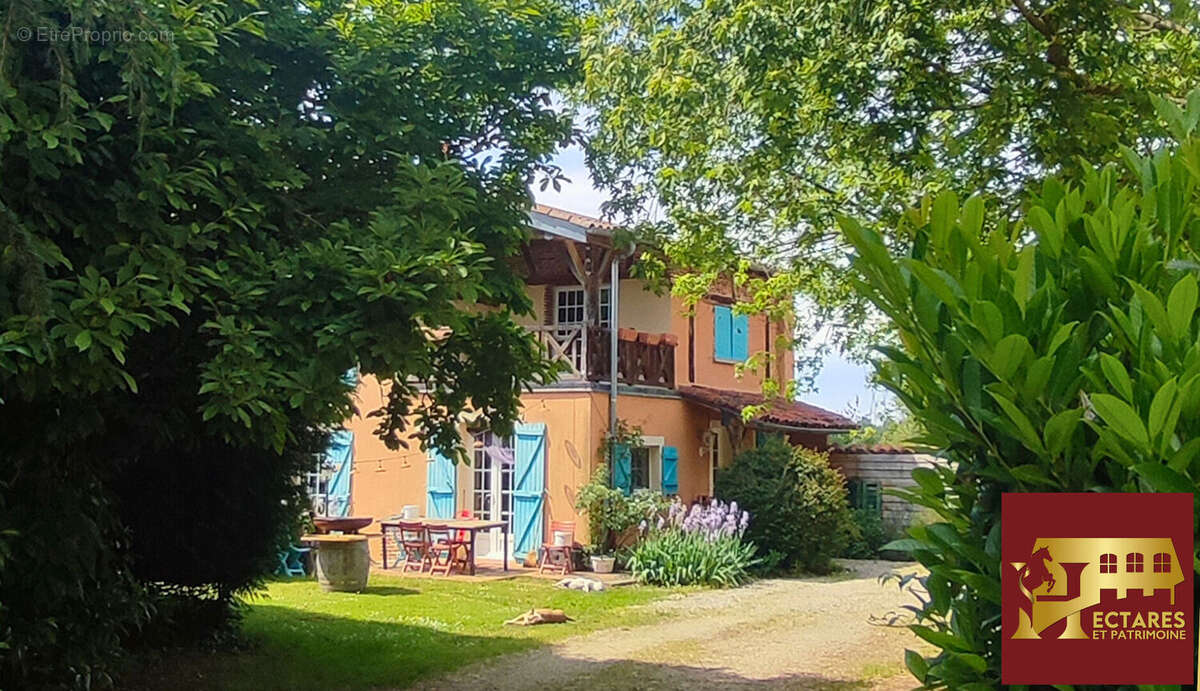 Maison à CHANOZ-CHATENAY