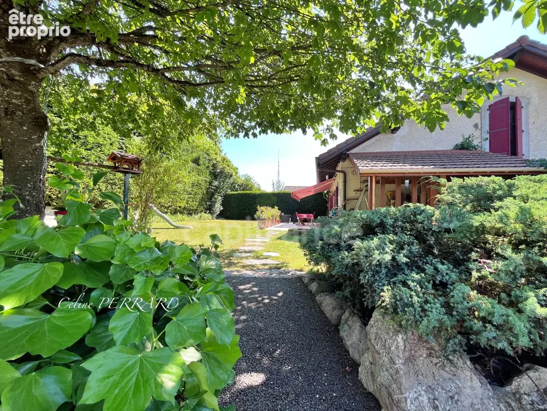 SAINT CERGUES (74), Un bien rare aux multiples possibilités ! 7 pièces avec un appartement indépendant + une bâtisse indépendant - photo 4