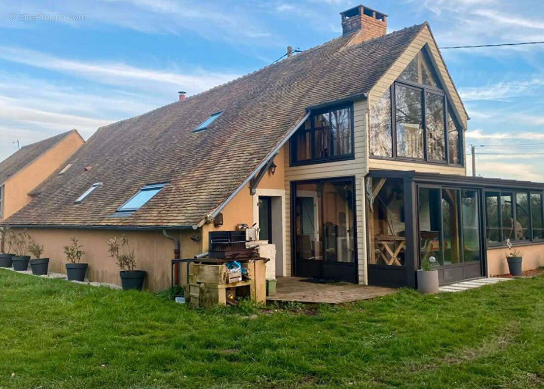 Maison à LOMBRON