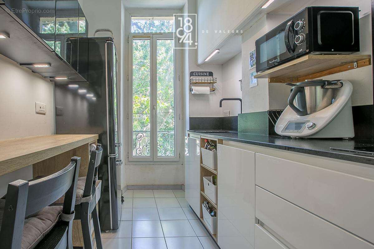 Appartement à MARSEILLE-4E