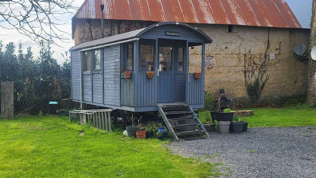 Maison à SAINT-DENIS-LE-GAST