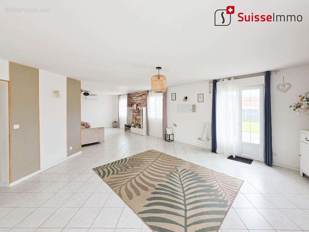 Maison à PASSAVANT-LA-ROCHERE