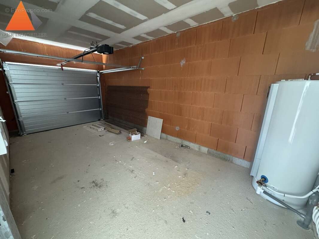 Maison à NISSAN-LEZ-ENSERUNE