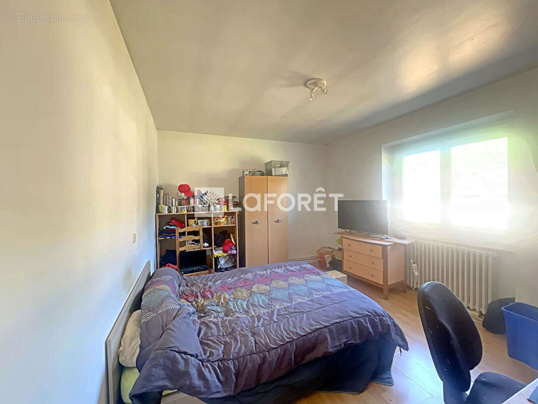 Maison à MARIGNA-SUR-VALOUSE