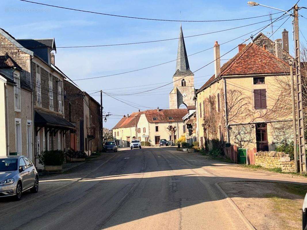 Maison à SAINTE-SABINE