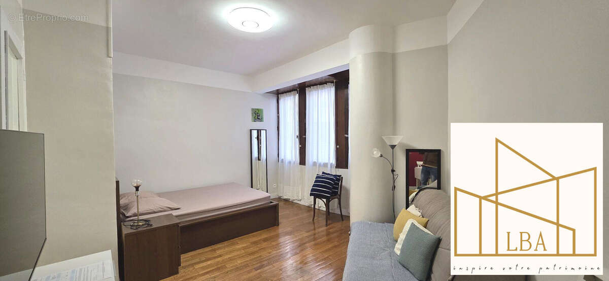Appartement à MARSEILLE-1E