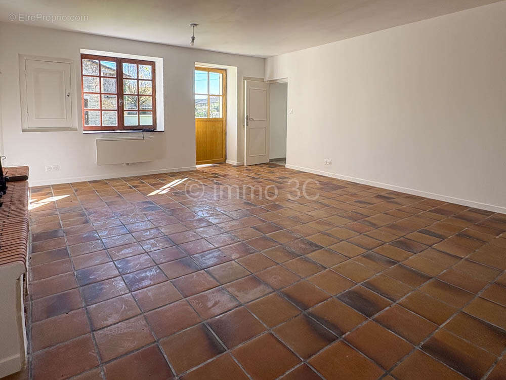 Maison à SAUZE-VAUSSAIS