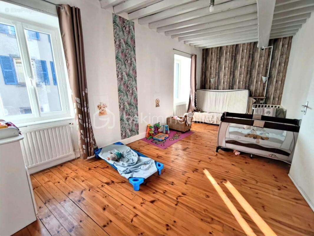 Maison à NOIRETABLE