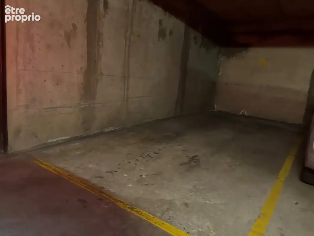 Rare  auray parking plein centre - photo 5