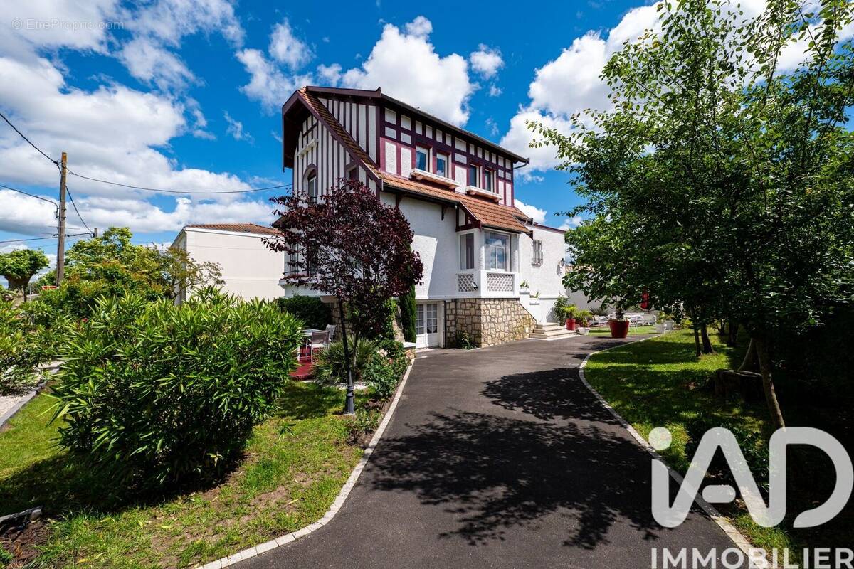 Photo 1 - Maison à VILLENAVE-D'ORNON