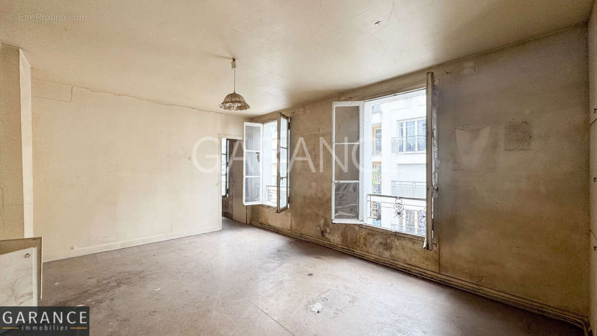 Appartement à PARIS-14E