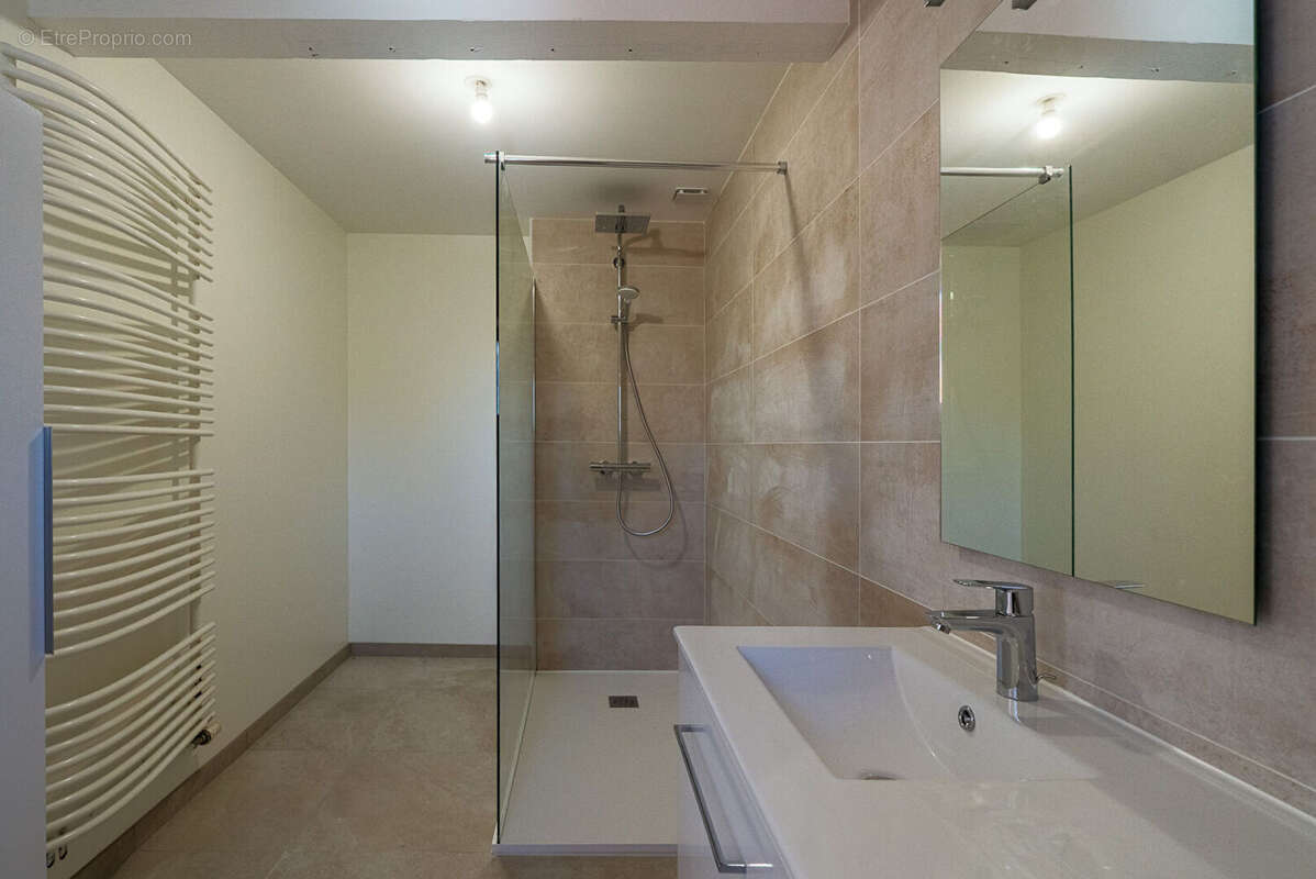 CARCASSONNE - RAZES Corps de ferme T12  976m² (412m² hab.) avec 2 logements, piscine, et dépendances, sur 1 hectare - photo 7