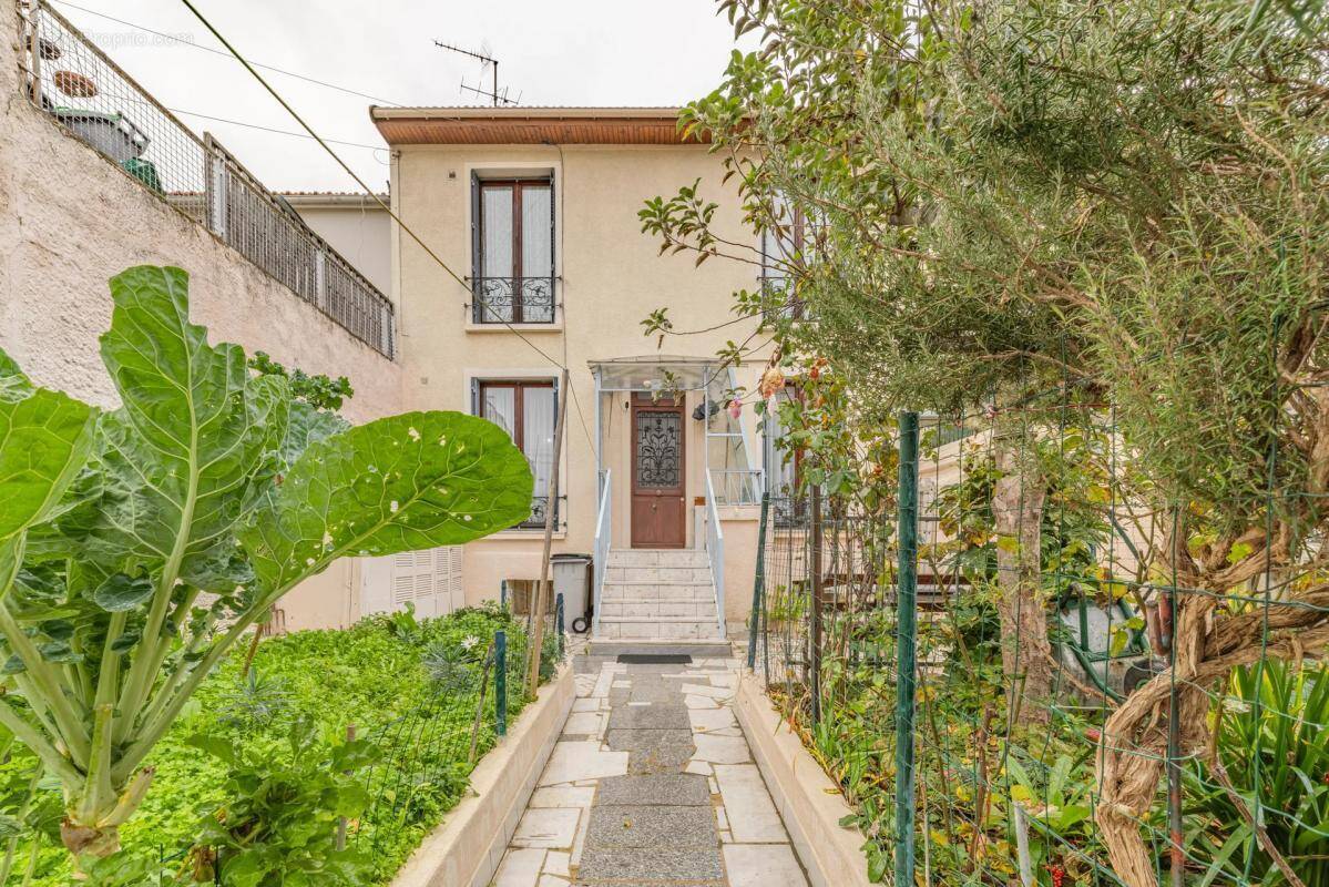 Maison à IVRY-SUR-SEINE