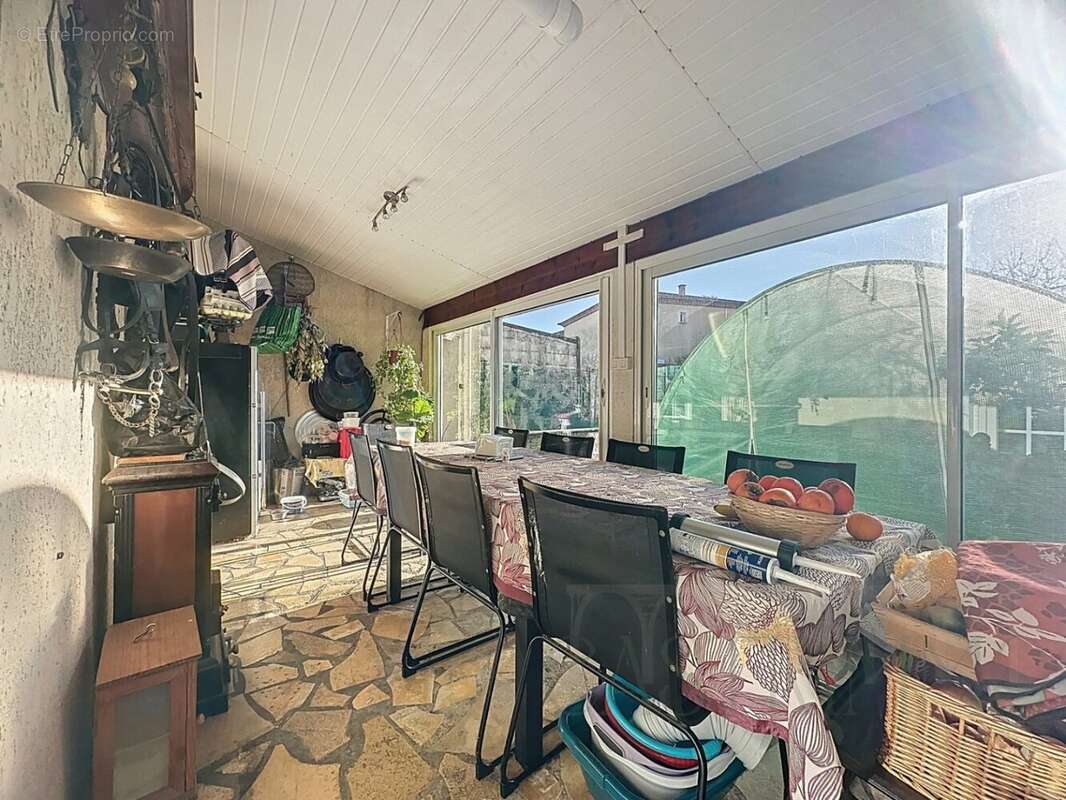 Maison à CASTRIES