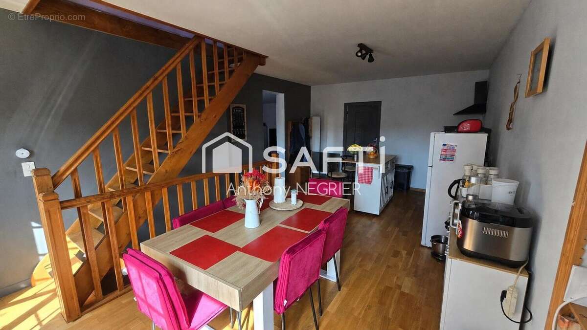 Maison 117 m² à Saint-Pierre-Du-Regard  - photo 2
