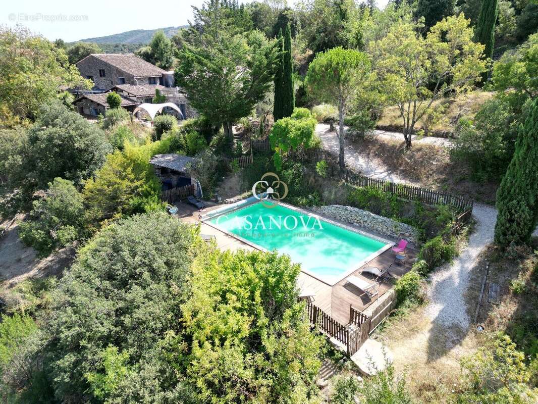 Point de VUE PANORAMIQUE. Bâti de CARACTERE avec piscine et 250 m² habitables et possibilité de projet touristique (chambres d'h - photo 10