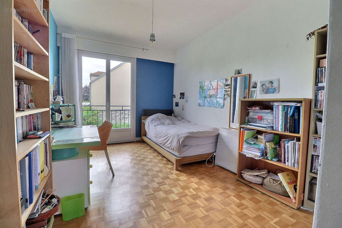 Appartement à SAINT-NOM-LA-BRETECHE