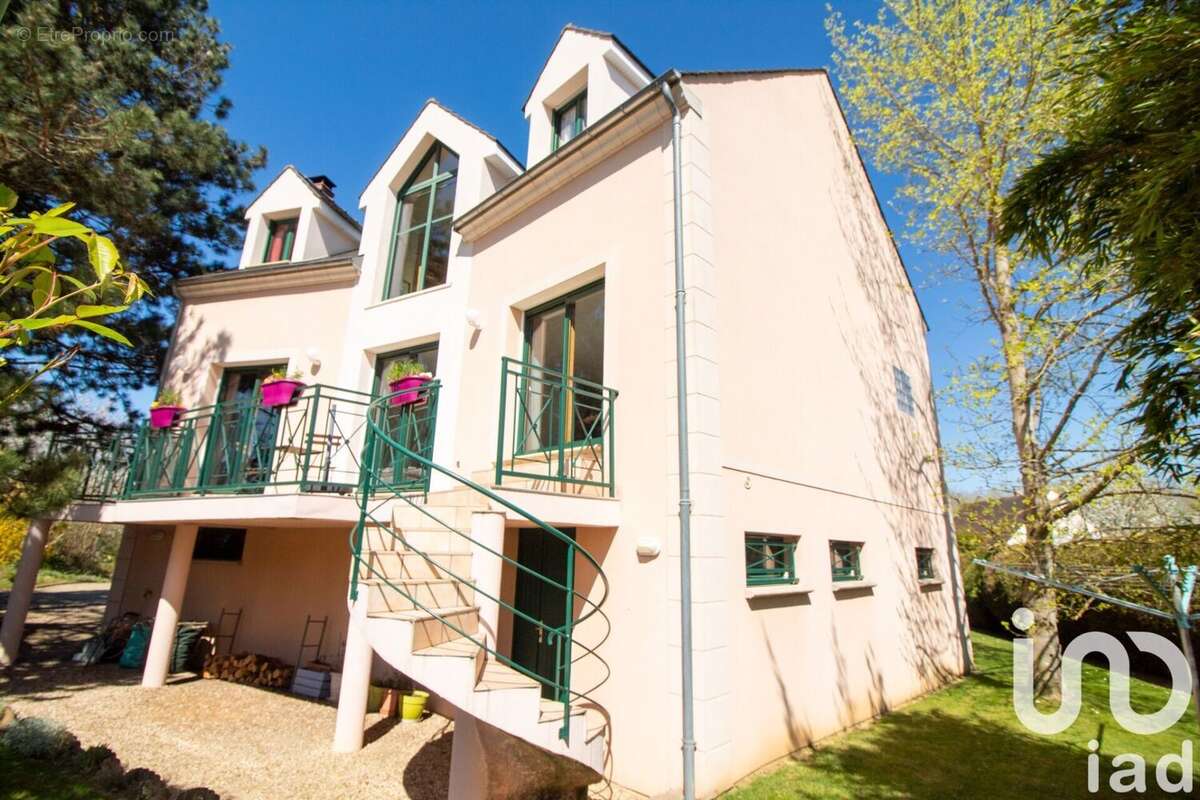 Photo 2 - Maison à LA QUEUE-LES-YVELINES