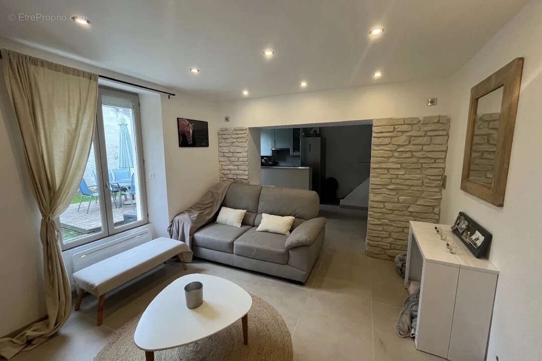 Maison à BENNECOURT