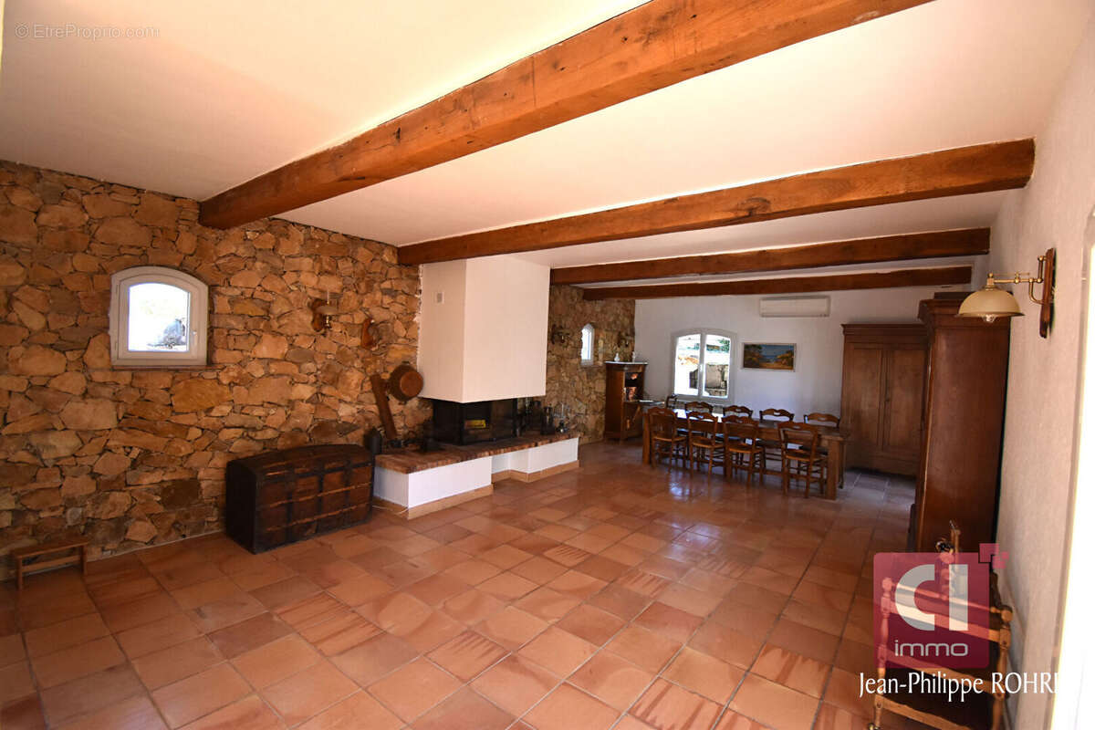 Maison à BESSE-SUR-ISSOLE