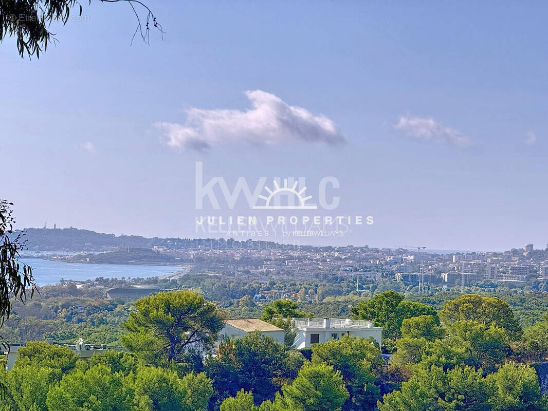 Appartement à VILLENEUVE-LOUBET