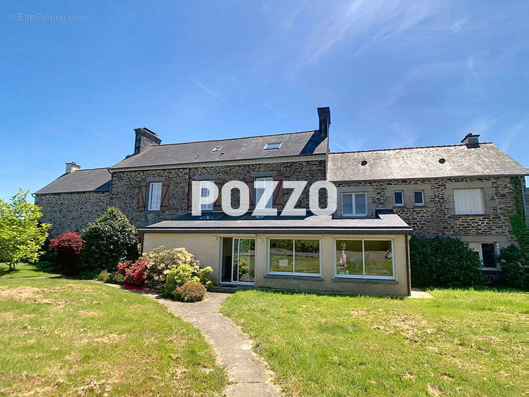 Maison à ROZ-LANDRIEUX