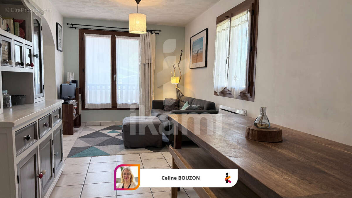 Appartement à SAINTE-HELENE-SUR-ISERE