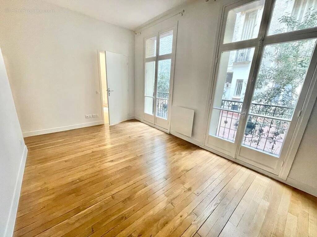 Appartement à PARIS-8E