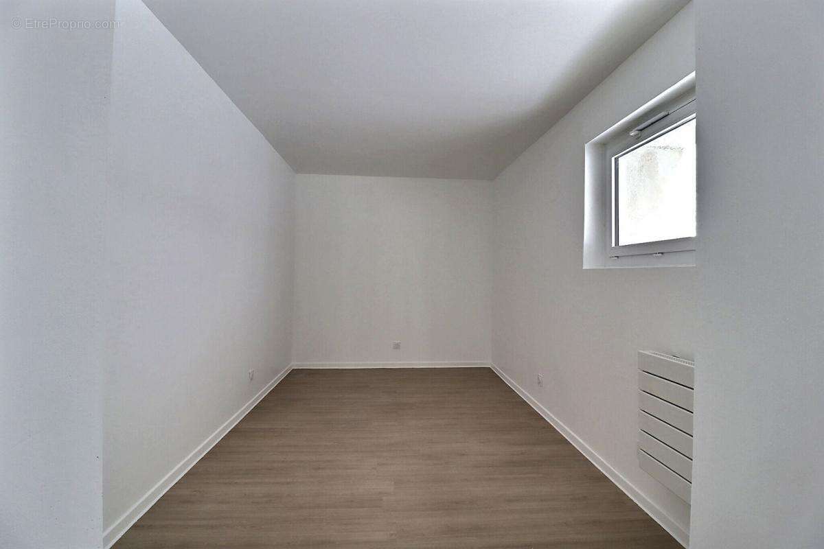 Appartement à VALREAS