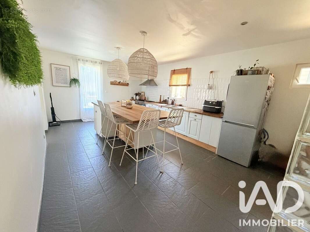 Maison 220 m² à Savas-Mepin  - photo 4