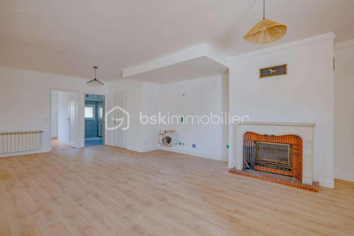 Appartement 3 chambres rénové avec jardin et garage - photo 3