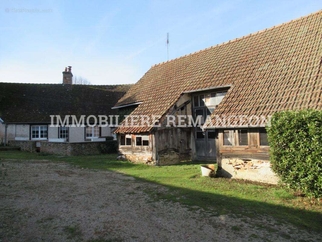 Maison à CHAUMONT-SUR-THARONNE