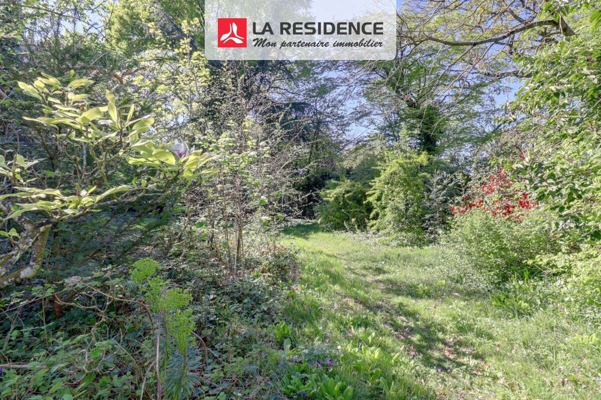 Maison à NEAUPHLE-LE-CHATEAU