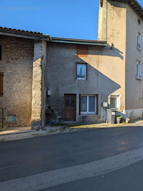 Maison à LEYMENT