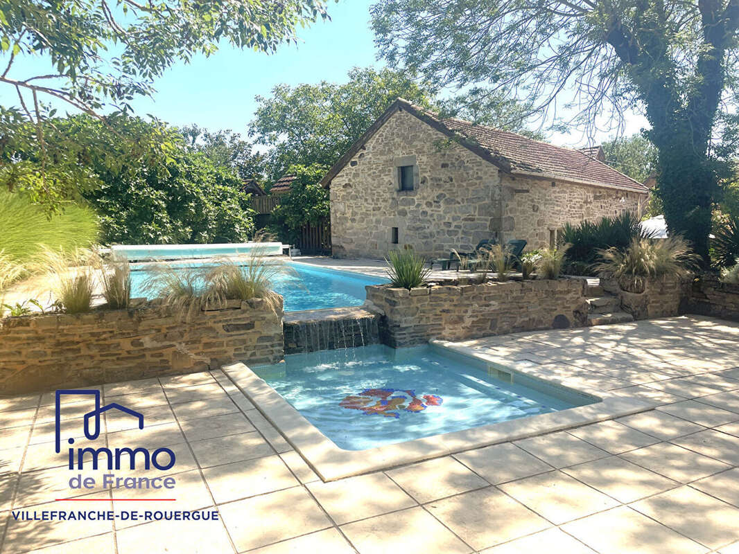Ensemble immobilier - Maison + gîtes + terrains agricoles - photo 2