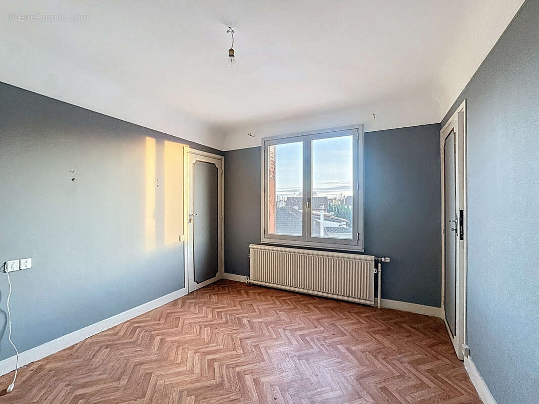 Maison à PARAY-VIEILLE-POSTE