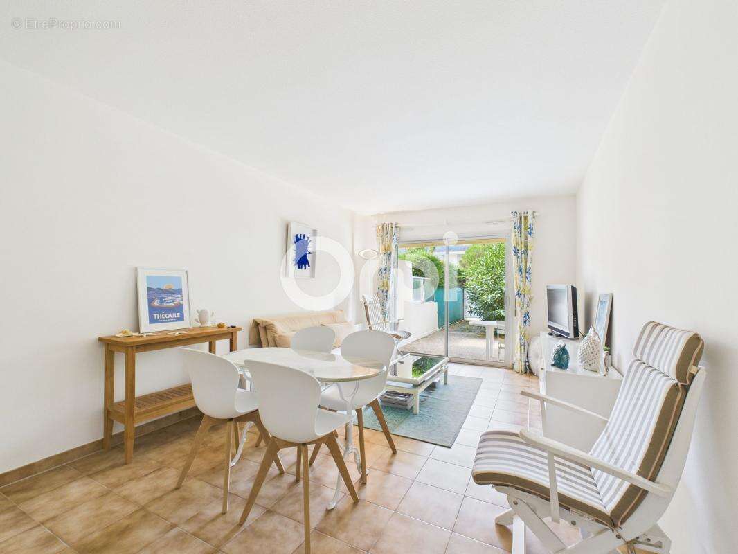 Appartement à MANDELIEU-LA-NAPOULE