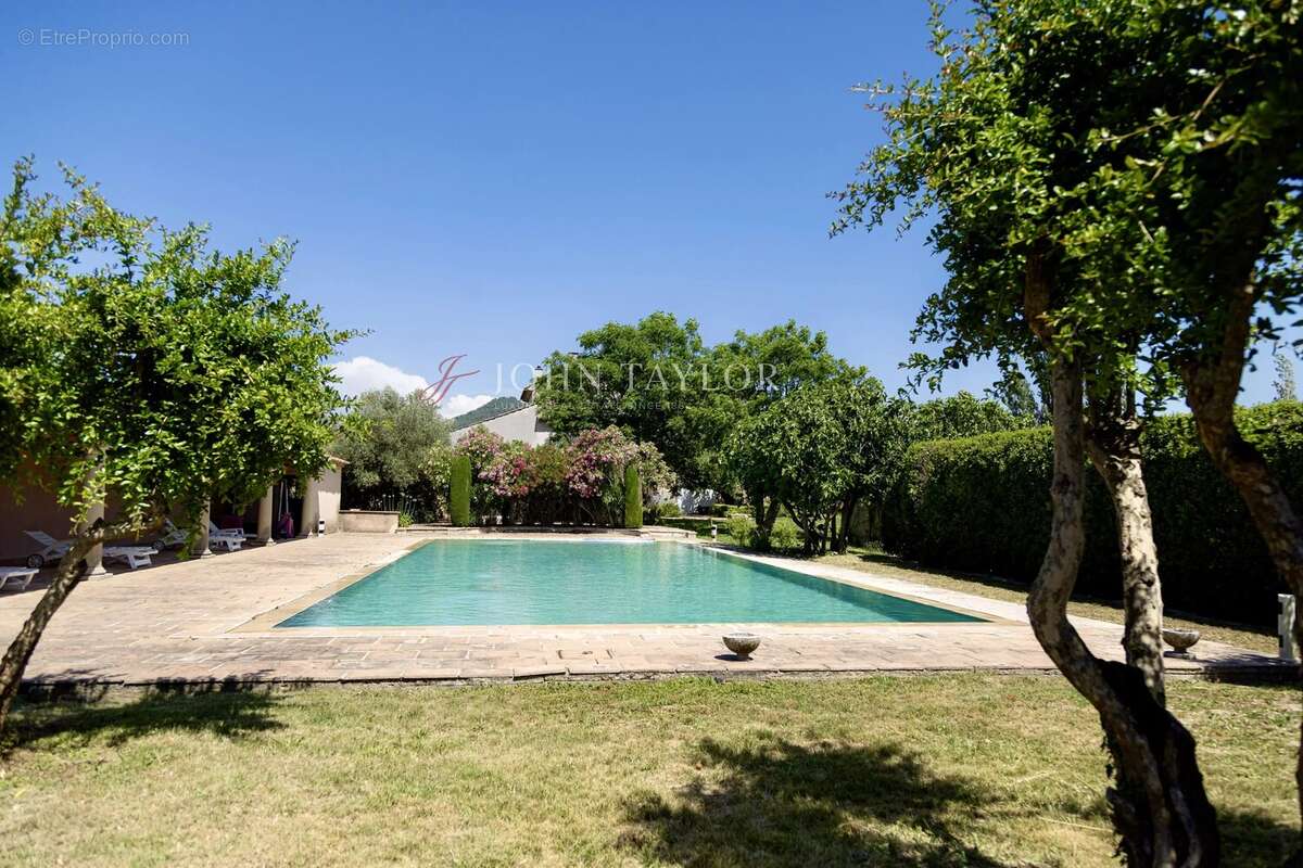 Séguret - Superbe propriété du XIXe Siècle - photo 10