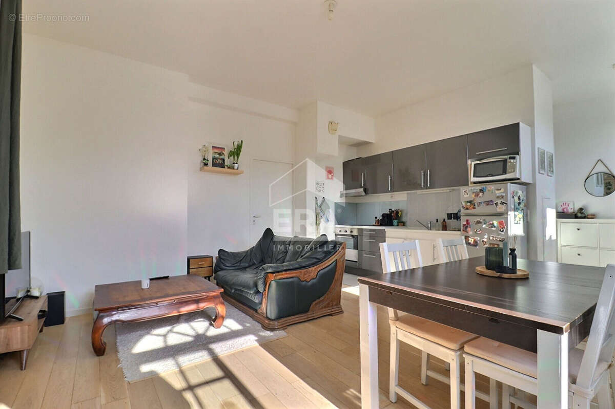 Appartement à MORIGNY-CHAMPIGNY
