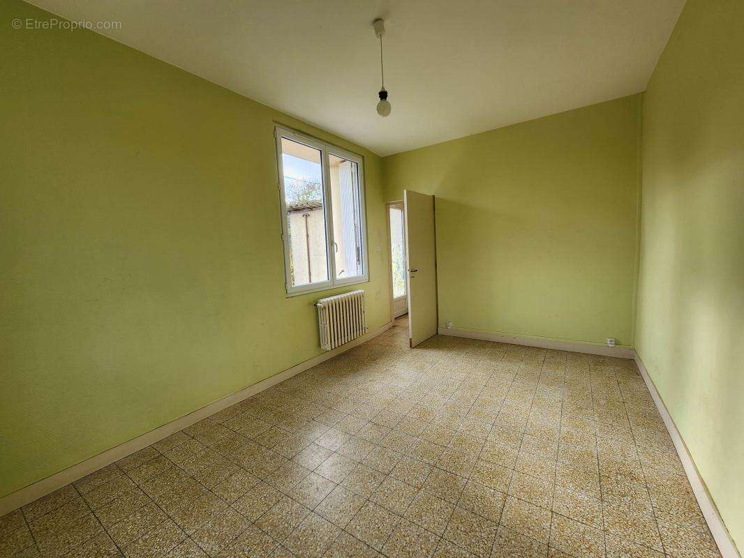 Commerce à CORMENON