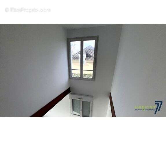 Appartement 110 m² à Magny-Le-Hongre  - photo 6