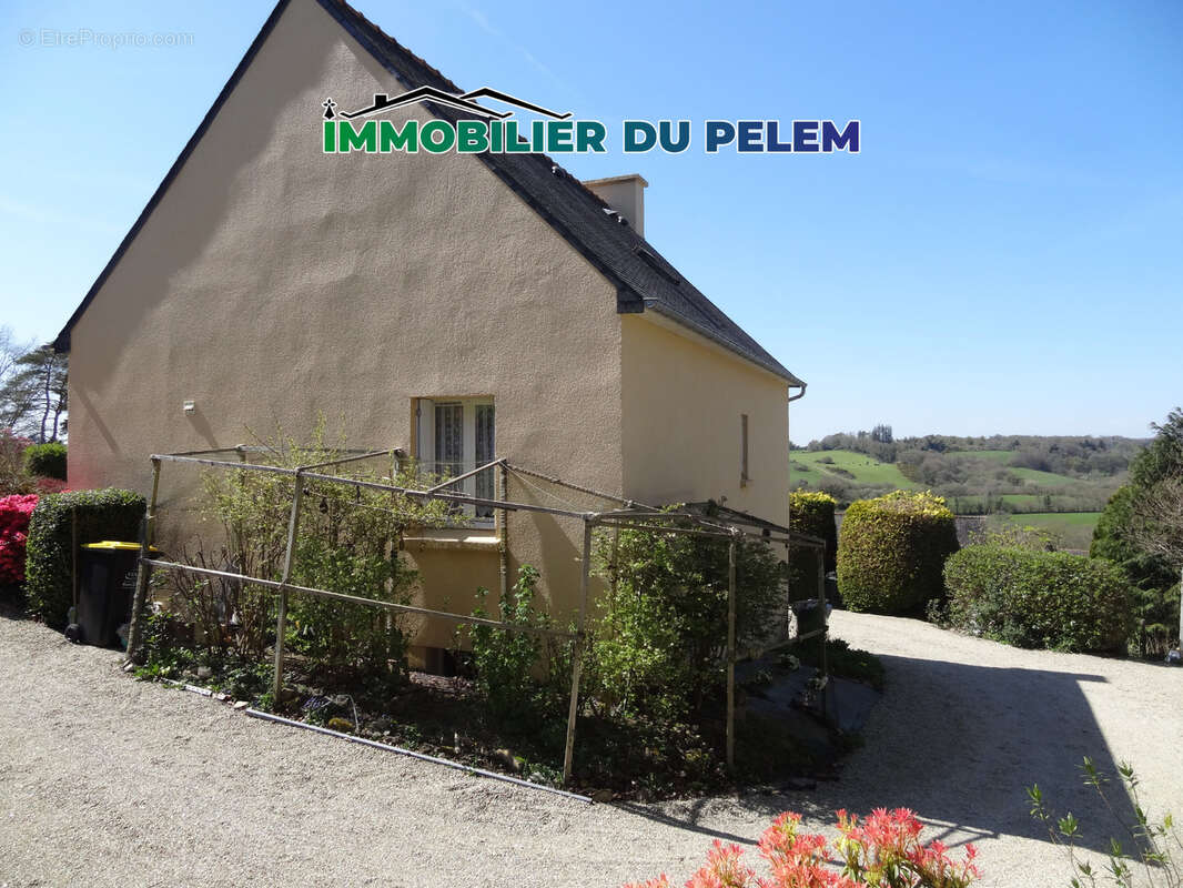 Maison 91 m2 avec logement indépendant, jardin et deux garages   Rostrenen - photo 13